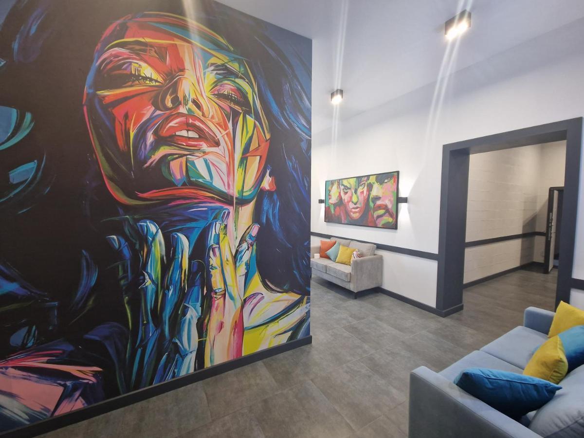 Apart Hotel Loft Alma-Ata Exteriör bild