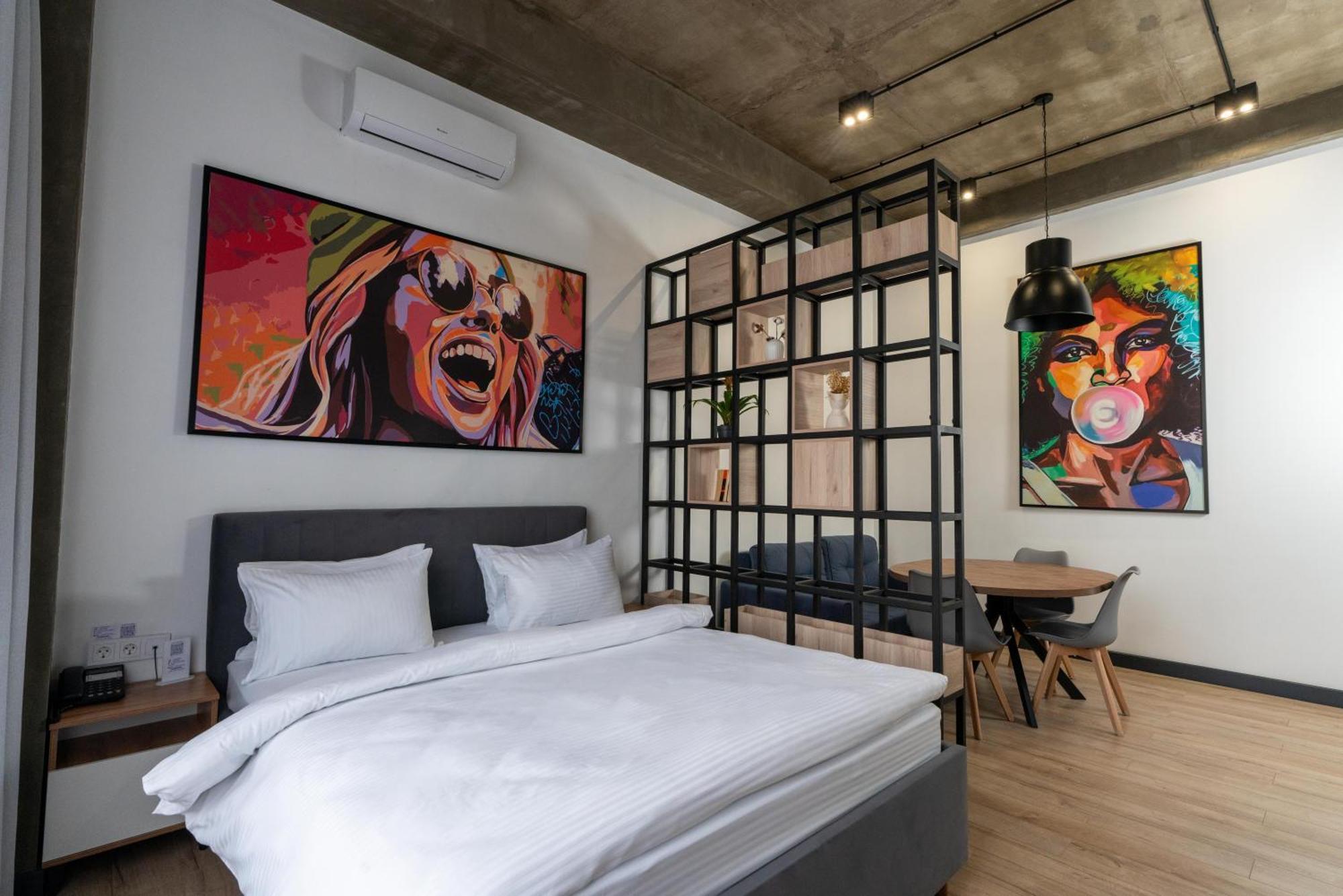 Apart Hotel Loft Alma-Ata Exteriör bild